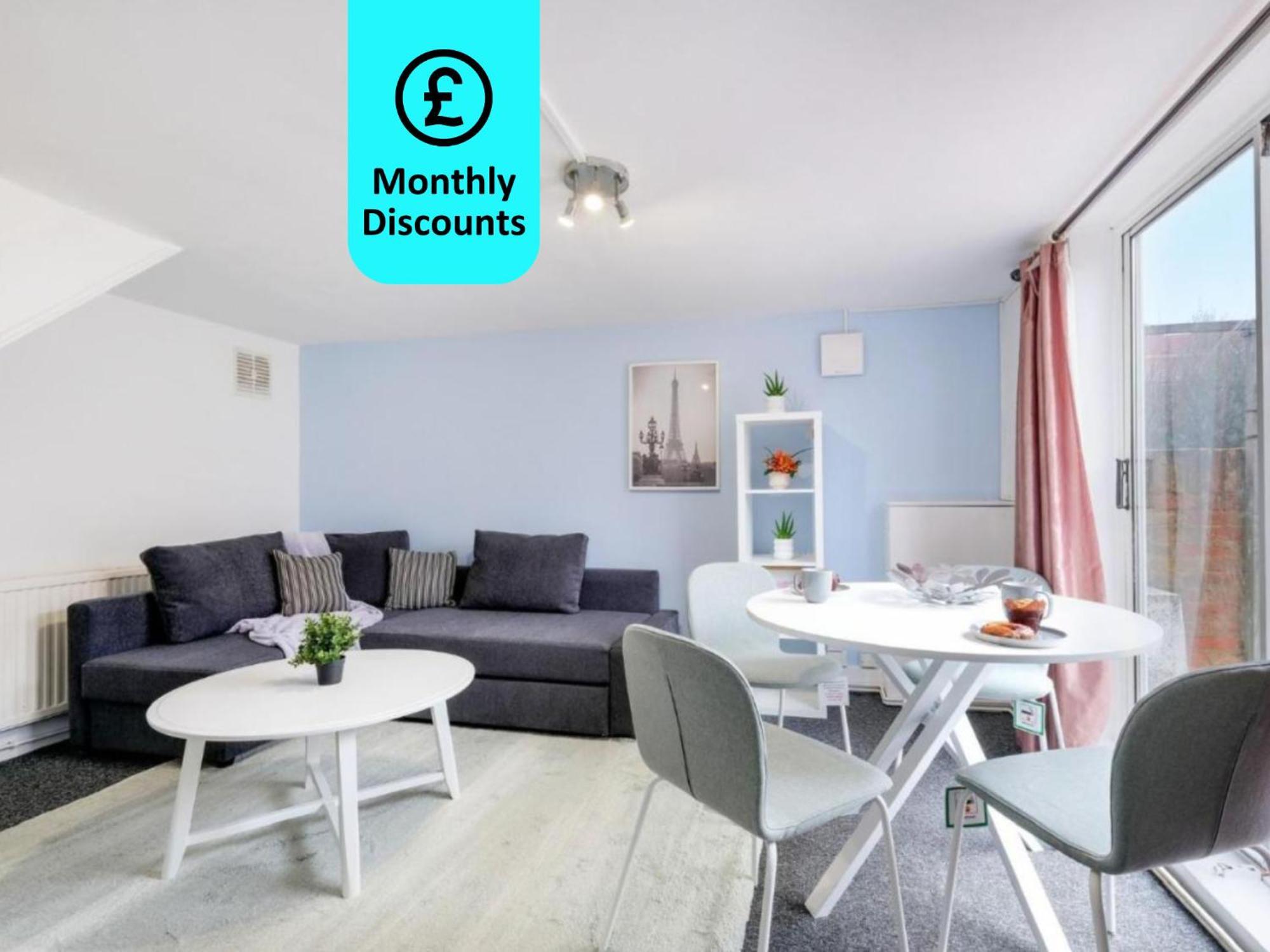 Chic 1Br House In Hounslow - 12 Mins From Heathrow Airport Appartement Feltham Buitenkant foto