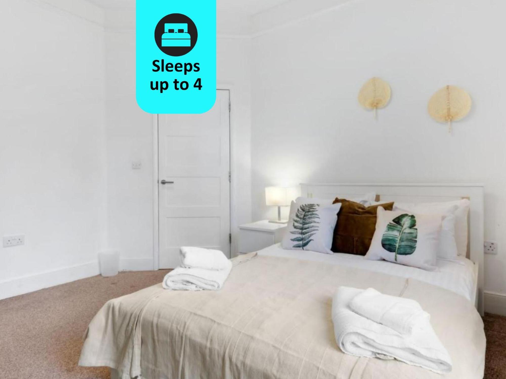 Chic 1Br House In Hounslow - 12 Mins From Heathrow Airport Appartement Feltham Buitenkant foto